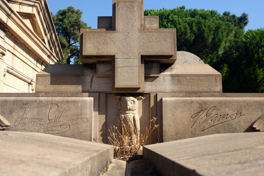 buho-simbologia-cementerio-general-valencia