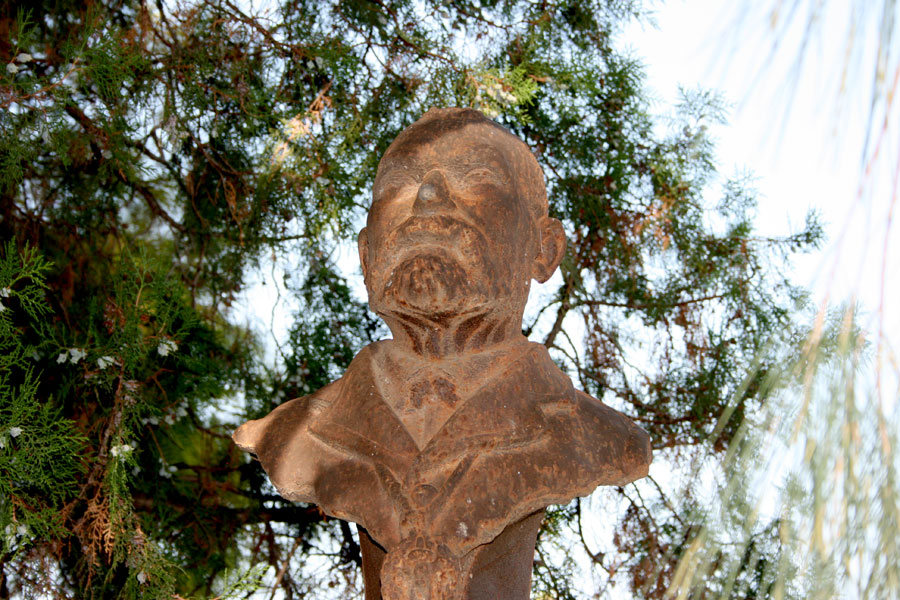 Busto de Constantí Llombart en el Museo del Silencio Cementerio General de Valencia