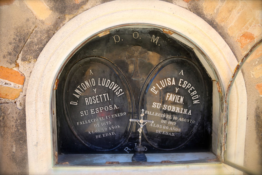 Lápida Luisa Esperón. Museo del Silencio. Cementerio General de Valencia