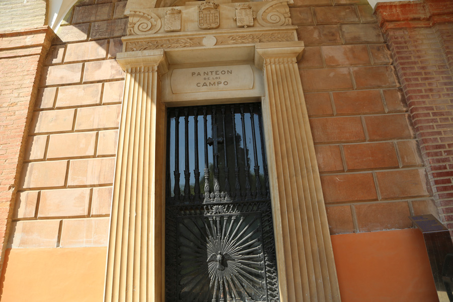 Tumba del Marqués de Campo, en Museo del Silencio, de JC media. Cementerio General de Valencia