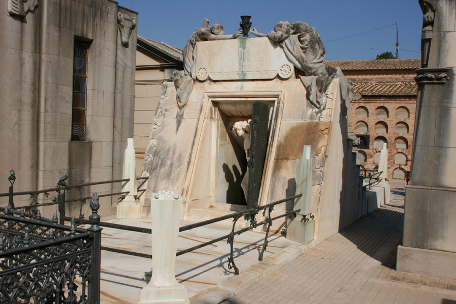 Panteon de la familia Moroder. Museo del Silencio. Cementerio General de Valencia