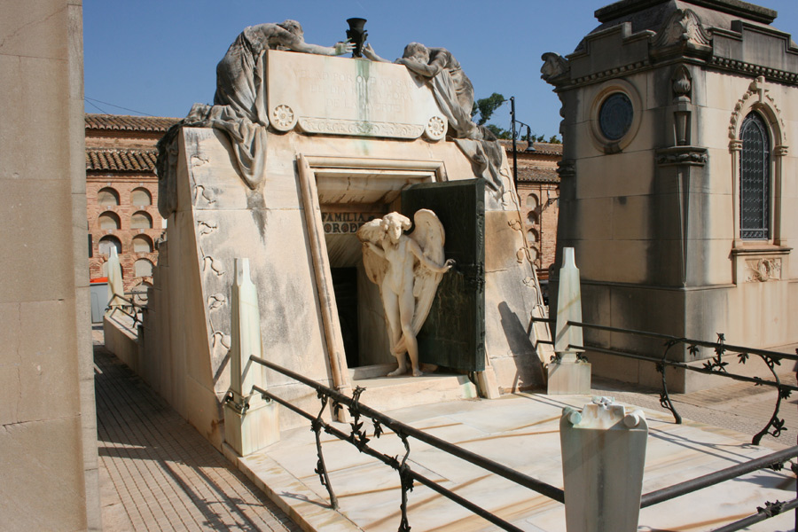 Panteón de la familia Moroder. Museo del Silencio. Cementerio General de Valencia
