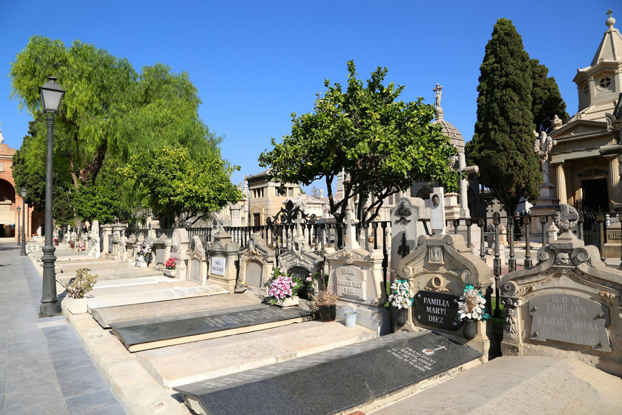pasillo-central-vista-general-derecha-cementerio-general-valencia