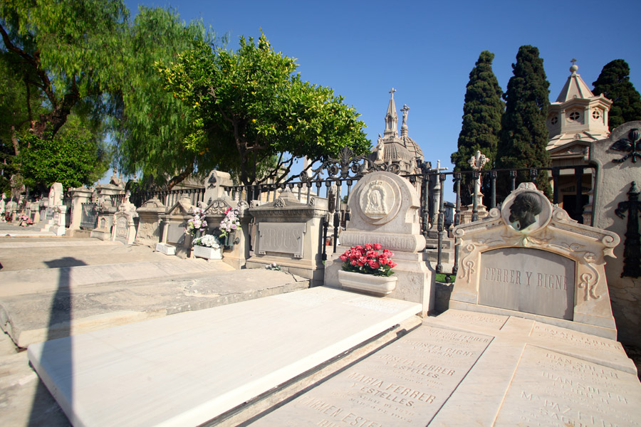 pasillo-central-vista-general-detalle-cementerio-general-valencia