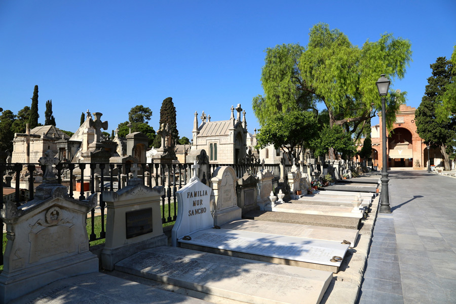pasillo-central-vista-general-izquierda-cementerio-general-valencia
