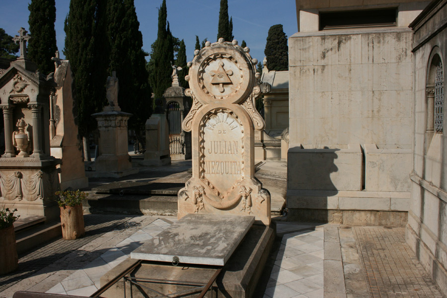 tumba-masonica-cementerio-general-valencia-vista-general